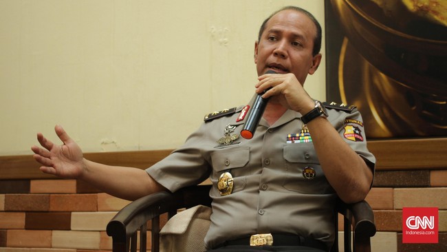 Semua yang disampaikan publik masukan ke Polri tapi masalah pergantian pejabat ada mekanismenya. Tak bisa serta merta orang usul diganti kemudian diganti.