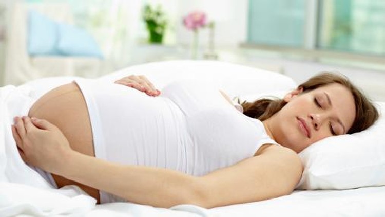 Simak penjelasan psikologis di balik arti mimpi melahirkan yang terjadi pada ibu hamil.
