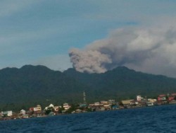 Gunung Dukono Halmahera Keluarkan Abu Vulkanik, Ini Daftar Desa Terdampak