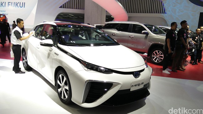 Tidak ada varian andalan dari Toyota selain mobil konsep yang di hadirkan dan eksibisi Gaikindo Indonesia International Auto Show (GIIAS) 2016.