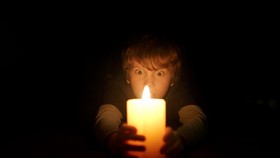 Kengerian Setelah Lampu Dipadamkan dalam Film 'Lights Out'