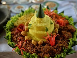 Nasi Tumpeng hingga Nasi Ingkung, Makanan Maulid Nabi Sarat Filosofi
