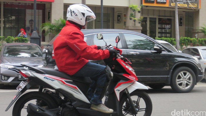 PT Astra Honda Motor merombak tampilan skuter andalan mereka Honda BeAT. Tampilan berbeda yang lebih futuristik pun disajikan, yang diyakini akan menjadi pilihan pecinta skuter.