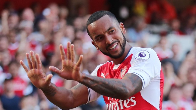 Bakat Theo Walcott sudah melesat sejak usia 16 tahun bersama The Gunners sehingga masuk skuat tim nasional sepak bola Inggris di Piala Dunia 2006.
