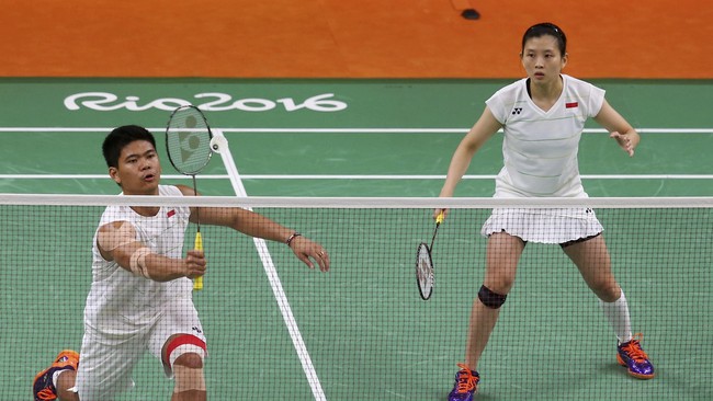 Praveen Jordan/Debby Susanto tak mampu mengatasi ganda campuran nomor satu dunia asal China Zhang Nan/Zhao Yunlei.
