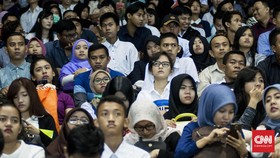 Lapangan Kerja Menyempit, 1,8 Juta Lulusan SMA Tak Kuliah