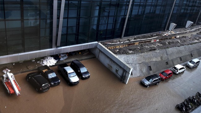Kenyataan soal banjir jadi pukulan besar bagi citra Terminal 3 Ultimate. Apalagi terminal baru itu disebut-sebut sebagai yang paling canggih di Indonesia.