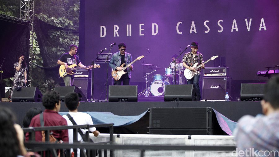 Dried Cassava Dried Cassava di We The Fest (WTF) 2016 hari kedua.