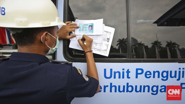 Pihak Kepolisian sedang mengembangkan layanan SIM online yang memungkinkan pembuatan bisa dilakukan di mana saja.