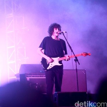 Lirik Lagu I'm in Love With You - The 1975