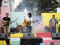 Lirik Lagu Bola Raya - Silampukau