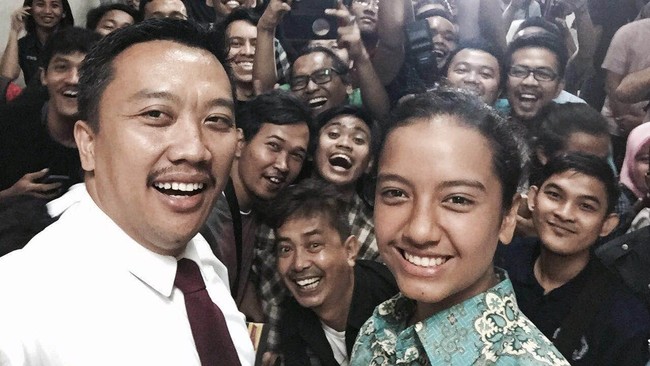 "Saya sama sekali tidak menyesal. Dari sini saya bisa jadi dewasa. Saya belajar bahwa segala hal yang Anda inginkan belum tentu terwujud," kata Gloria.