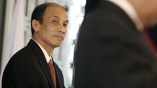 Pengamat Nilai Arcandra Tahar 'Stateless' Mantan Menteri ESDM Arcandra Tahar dinilai tak memiliki kewarganegaraan terkait dengan persoalan hilangnya status kewarganegaraannya di AS dan Indonesia.