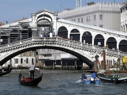 Liburan ke Venesia di Masa Depan Mungkin Harus Naik Kapal Selam