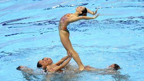 Rahasia Rambut Rapi Para Pesenam Irama di Olimpiade