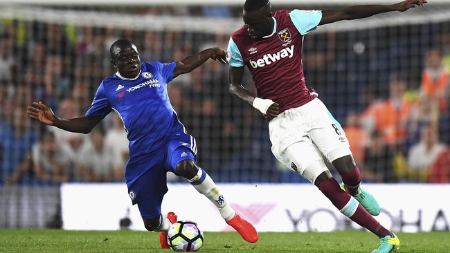 Gelandang internasional Perancis tersebut dianggap sukses menutup banyak ruang di lini tengah ketika Chelsea mengalahkan West Ham United.