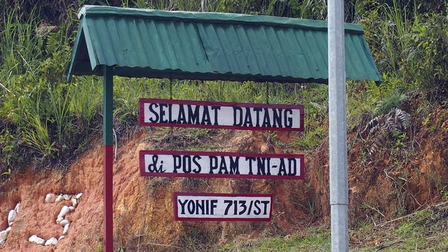 Desakan itu terkait dengan upaya pemerintah pusat yang ingin membangun Indonesia dari kawasan pinggiran dan peningkatan kesejahteraan masyarakat.