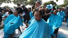 Protes Penempatan Rudal AS, 900 Warga Korsel Cukur Rambut