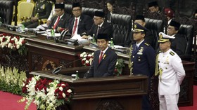 Jokowi Gelontorkan Dana Perlindungan Sosial Rp419 T pada 2021