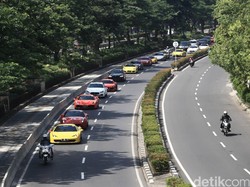 Iring-Iringan Moge-Mobil Mewah Tak Dikawal Polisi, Begini Konvoi Tanpa Ganggu Lalu Lintas