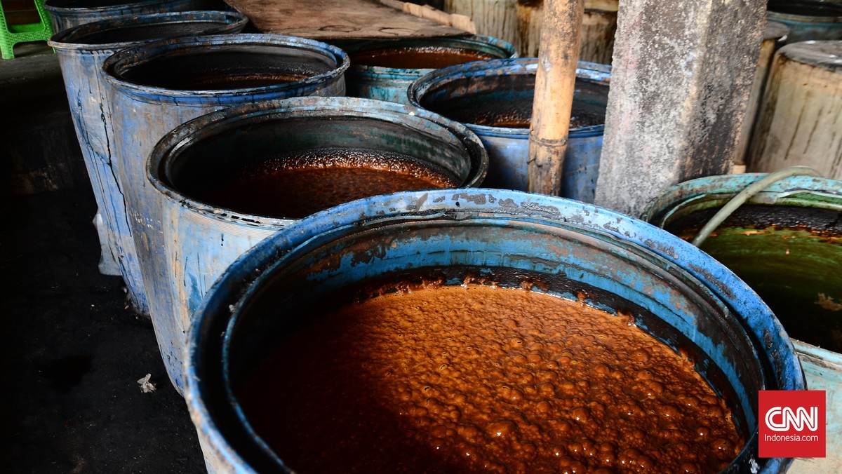 Menilik Pembuatan Alkohol Tradisional Kota Solo