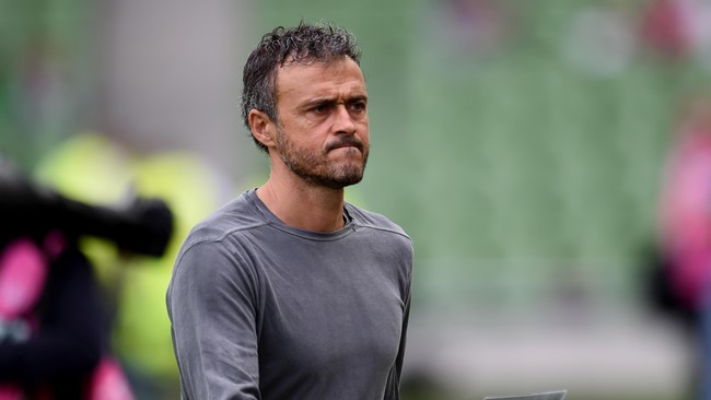 Kebijakan Luis Enrique dengan mencadangakan Lionel Messi, Andres Iniesta, dan Luis Suarez harus dibayar dengan kekalahan dari tim promosi Deportivo Alaves.
