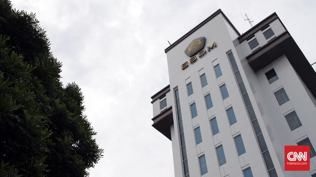 Namun, Kementerian ESDM mengingatkan badan usaha hilir atau kontraktor hulu perlu melapor ke Menteri ESDM ihwal hal tersebut.