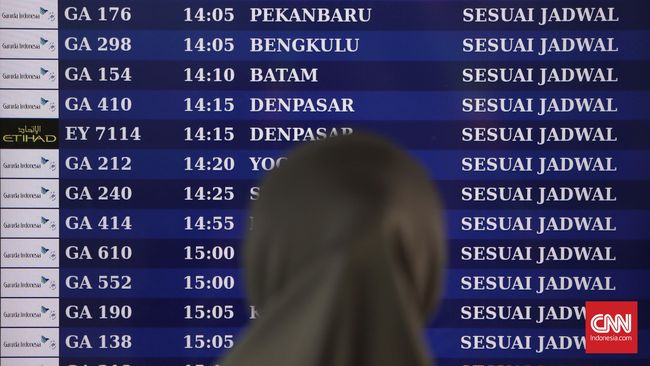 Bandara Soekarno-Hatta memperketat pengamanan dengan bantuan Polri, TNI dan Brimob. Namun, belum ada lonjakan penumpang yang memesan tiket penerbangan.