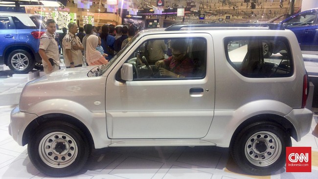 Mobil legendaris mungil berpenggerak empat roda Suzuki Jimny terbaru muncul di Gaikindo Indonesia International Auto Show (GIIAS) 2016 dan sudah bisa dipesan.