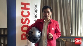 Cegah Kecelakaan, Pemuda Surabaya Garap Helm Anti-kantuk