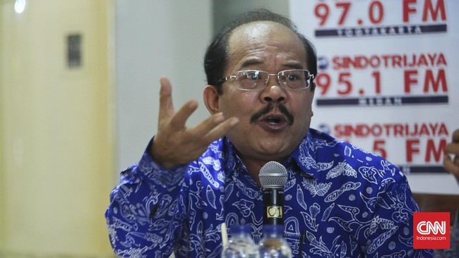 Anggota Komisi VII Kurtubi mengatakan Arcandra Tahar masih diperlukan meski tak menjadi Menteri ESDM. 