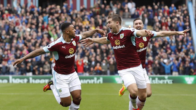 Burnley berhasil mencetak dua gol ke gawang Liverpool di babak pertama. Liverpool harus bekerja keras di 45 menit akhir nanti.