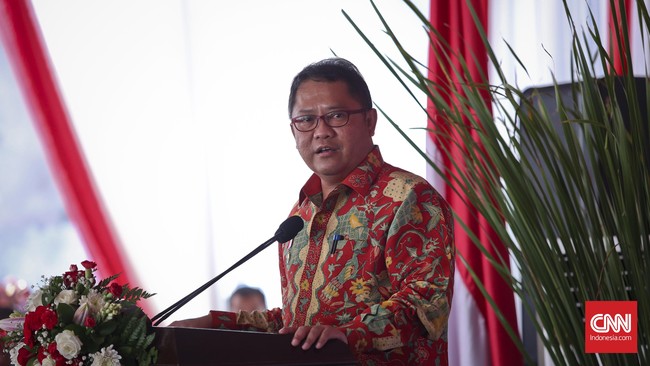"Apple sudah mendapatkan sertifikasi dari Kemenperin. Sekarang mereka sedang mencari lokasi di Jakarta," ucap Rudiantara.