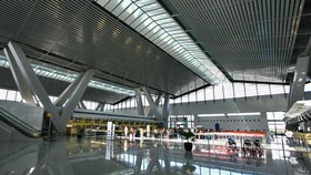 Erupsi Gunung Taal Tunda Penerbangan di Bandara Manila