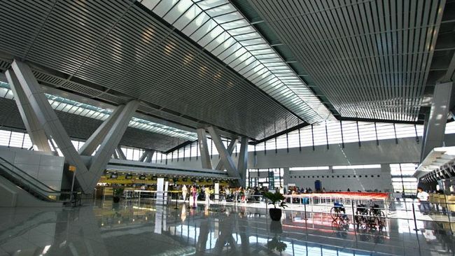 Badai Hantam Filipina, Bandara di Manila Ditutup Bandara Internasional Ninoy Aquino, Manila akan ditutup sementara sebagai antisipasi dampak badai Kammuri.