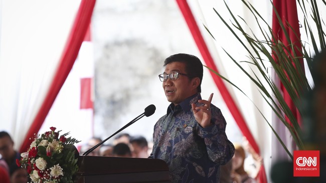 Untuk mendorong perusahaan UMKM mencatatkan perusahaannya di BEI, BEI dan OJK memiliki rencana untuk membentuk program inkubator.