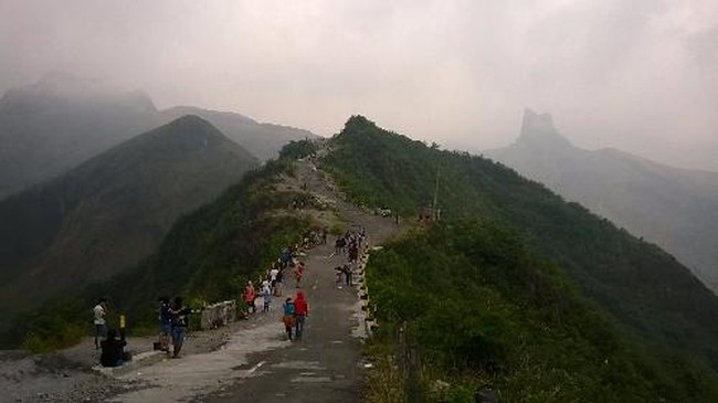 Alat pendeteksi aktivitas Gunung Kelud, Kediri, Jawa Timur, dilaporkan hilang dicuri. Harga alat tersebut cukup fantastis, yakni Rp1 miliar hingga Rp1,5 miliar.