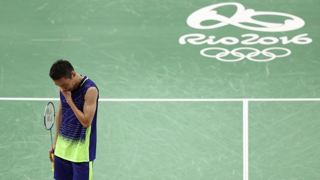 Lee Chong Wei kembali gagal di final Olimpiade untuk kali ketiga. Bukan hanya merasa duka, ia juga sangat menyesal dan minta maaf pada negaranya.