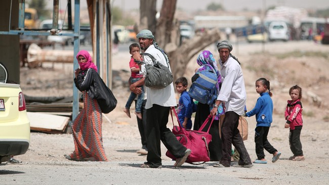 Pertempuran antara milisi Kurdi Suirah, YPG, dan pasukan rezim Bashar al-Assad meletus sejak pertengahan pekan ini, mamaksa evakuasi ribuan warga.