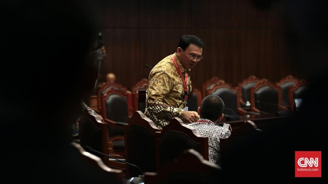 MK meminta Gubernur Ahok memperbaiki permohonan terkait dengan kerugian konstitusional soal cuti masa kampanye dalam uji materi Undang Undang Pilkada.