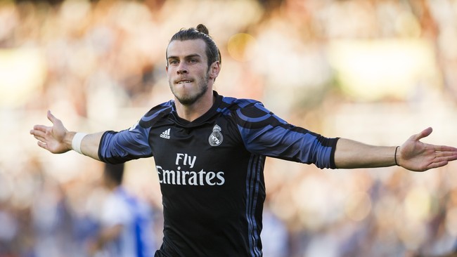 Mantan pelatih Gareth Bale di Tottenham Hotspur Harry Redknapp mengungkapkan, pemain Real Madrid itu layak disandingkan dengan pemain top dunia lainnya.