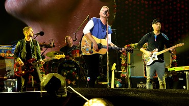 img-title Lawan Balik Mantan Manajer, Coldplay Layangkan Gugatan Senilai Rp268 M
