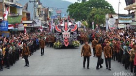 Keseruan Karnaval Kemerdekaan Pesona Danau Toba 2016