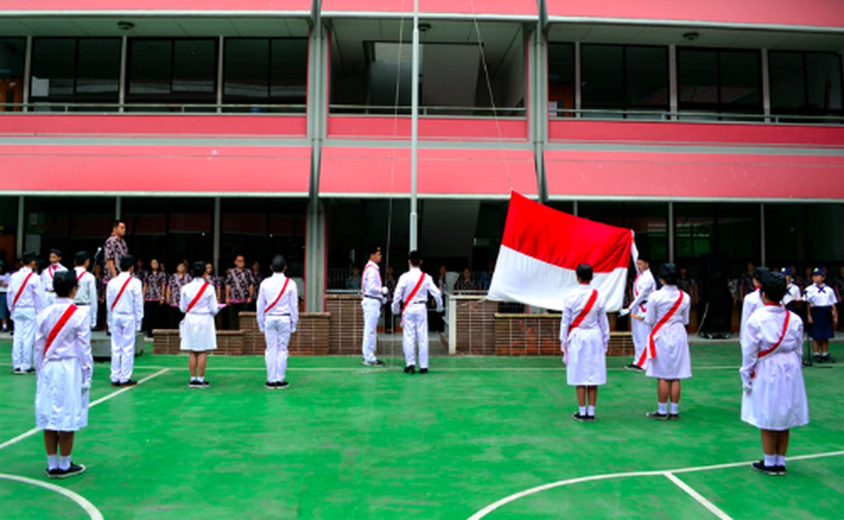Upacara HUT RI di Sekolah Tunas Harapan Bogor