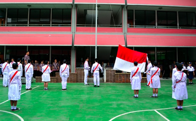 Upacara HUT RI di Sekolah Tunas Harapan Bogor