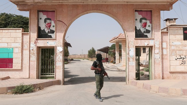 Seorang mantan koki asal Inggris tewas dalam perang melawan ISIS. Ia bergabung dengan unit militer Kurdi, YPG, pada Agustus tahun lalu.