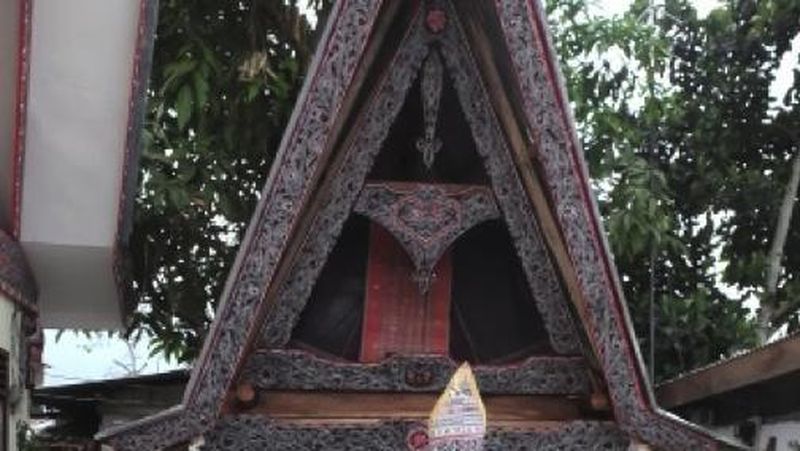 Di Tanah Batak, ada satu ikon yang sangat terkenal. Walaupun kisah dibalik ikon ini mistis,