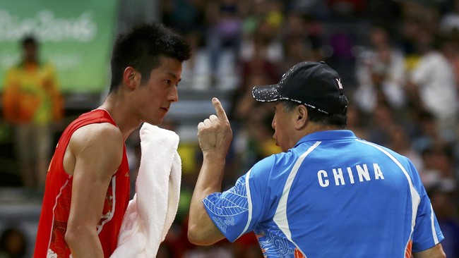 Torehan medali China dari cabang bulutangkis terendah dalam 20 tahun terakhir. Li Yongbo pun dihujani kritikan dan diminta untuk mundur.