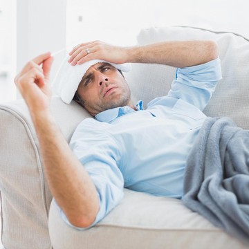 Pria Mendadak Lebay dan Lebih Manja saat Sakit Demam, Ternyata Ini Alasan Ilmiahnya...