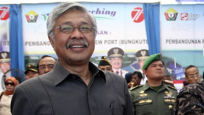 Wahana Lingkungan Hidup Indonesia mendesak KPK menjerat pelbagai perusahaan yang diduga terlibat dalam korupsi izin tambang di Sulawesi Tenggara.